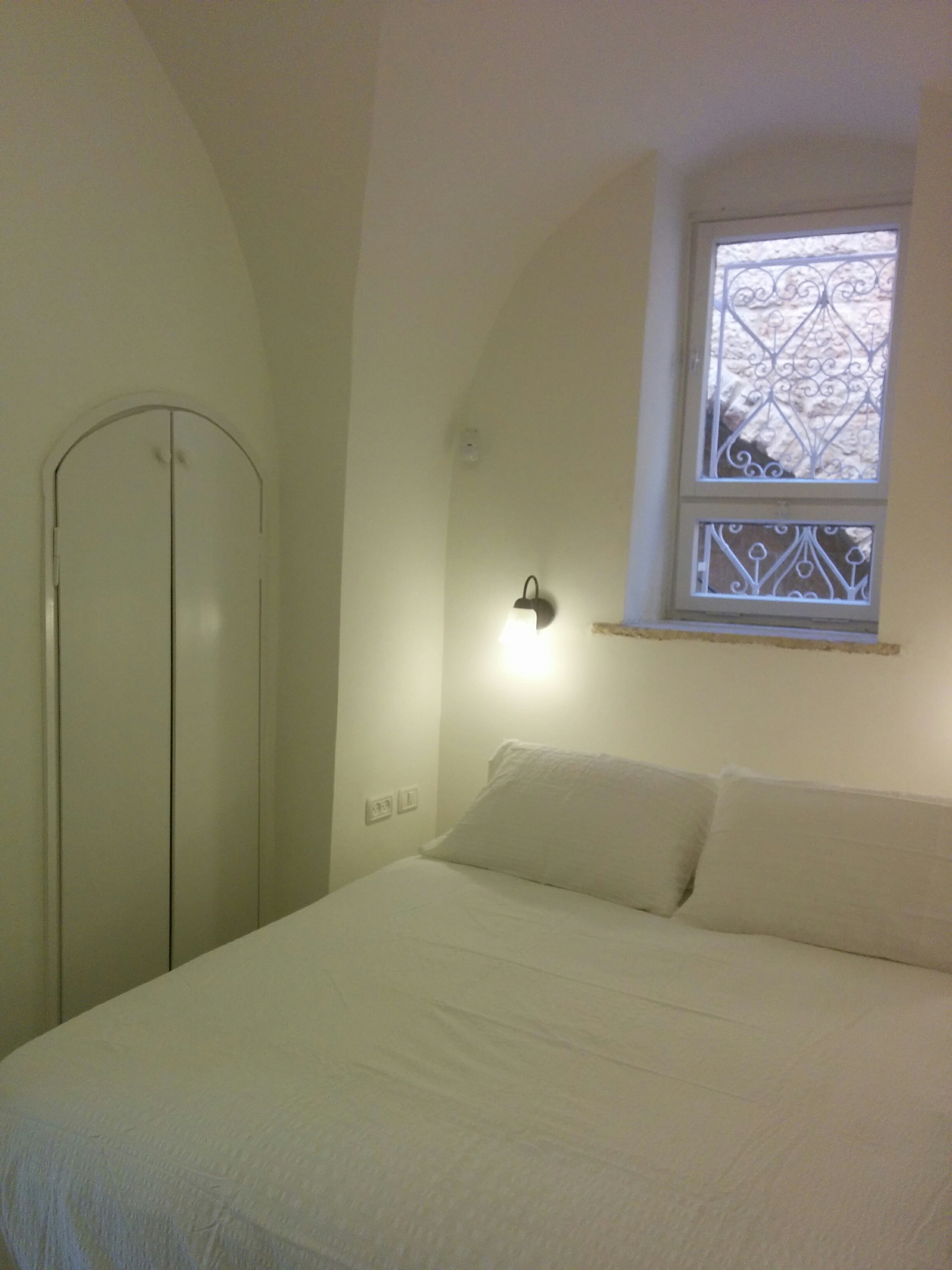 Dekel Tree — bathroom