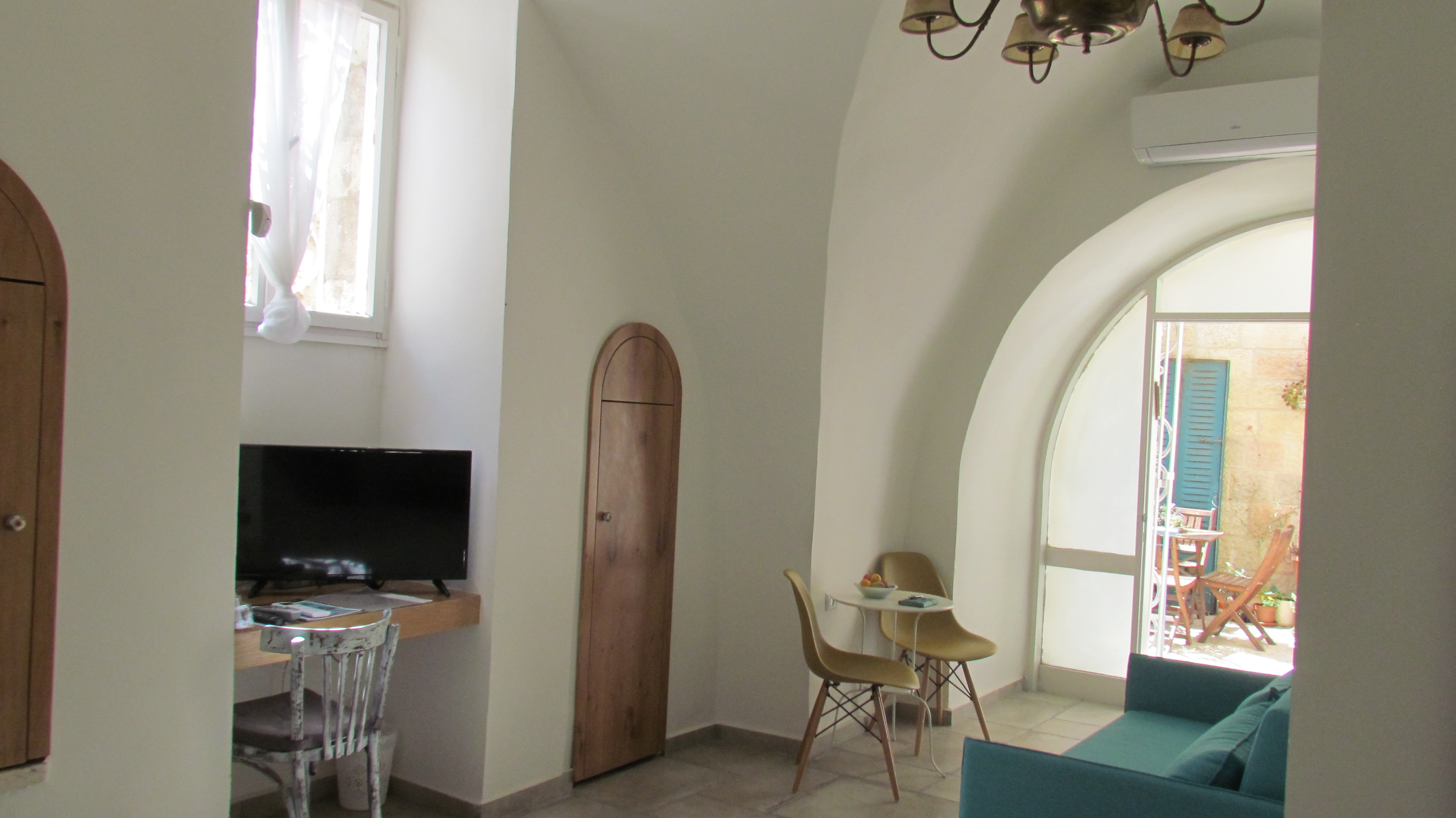 Zayit Tree — interior